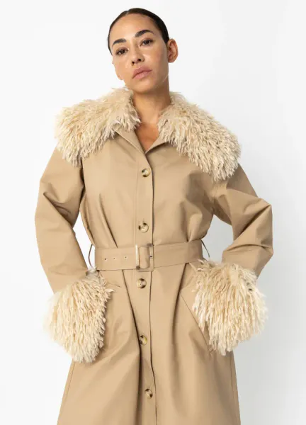 COAT WITH FUR DETAILS
